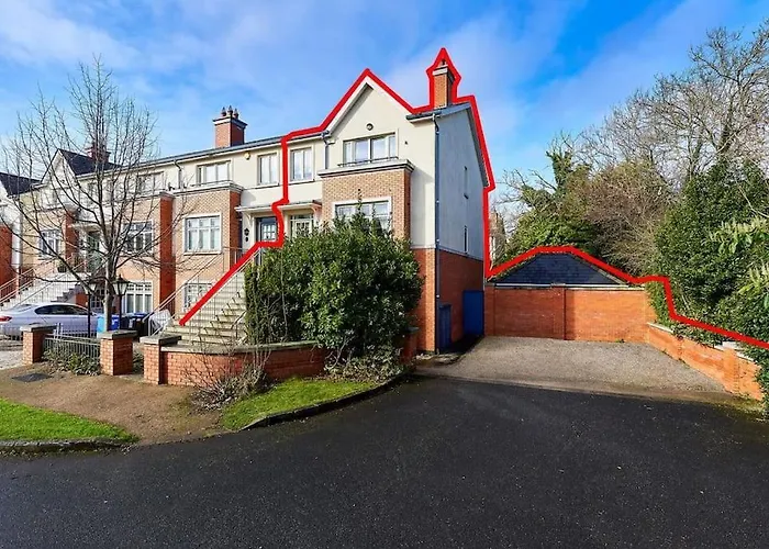 Three-Bedroom Town House